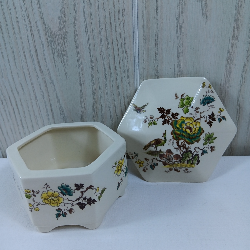 Mason's Ironstone "Formosa"-Lidded Hexagon Trinket Box-Vintage-3 1/4" x 4 3/4" - Picture 8 of 8